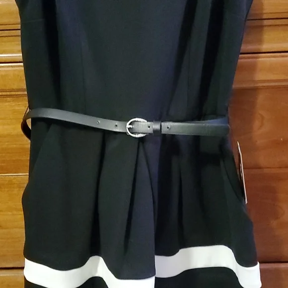 IZ byer size 5 adorable black and white dress with belt NWT - Picture 4 of 4